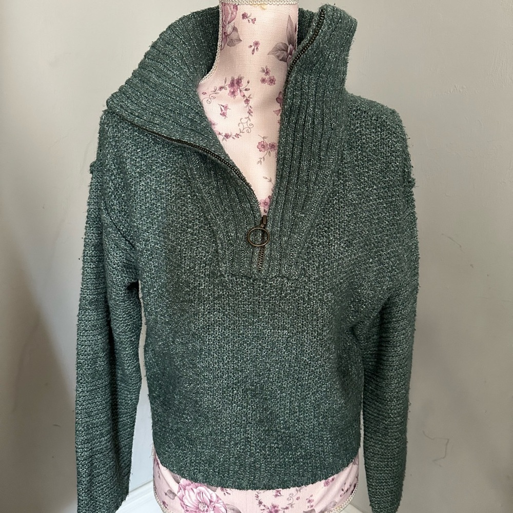 Universal Thread Quarter Zip Sweater